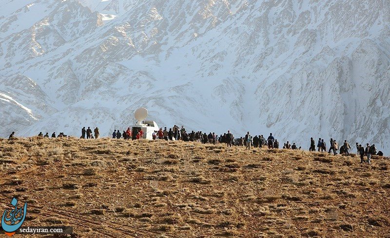 (تصاویر) حضور مردم در منطقه سقوط هواپیما