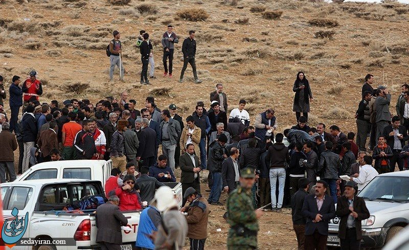 (تصاویر) حضور مردم در منطقه سقوط هواپیما