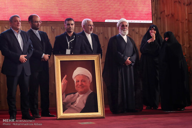 (تصاویر)- همایش آیت الله هاشمی رفسنجانی و هشت سال دفاع مقدس