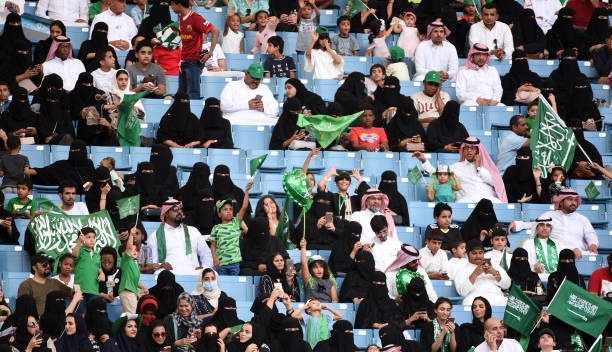 (تصویر)زنان سعودی بالاخره به ورزشگاه راه یافتند