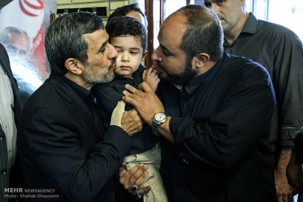 (تصاویر)-مراسم هفتمین روز درگذشت داوود احمدی نژاد