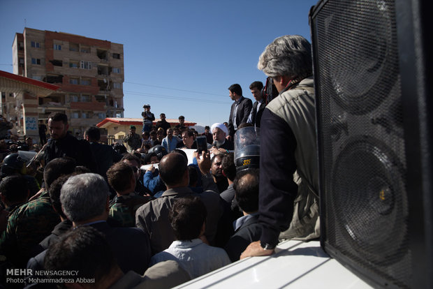 (تصاویر)-سفر رئیس جمهور به مناطق زلزله زده کرمانشاه