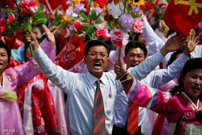 خوشحالی عجیب مردم کره شمالی از دیدن رهبرشان
