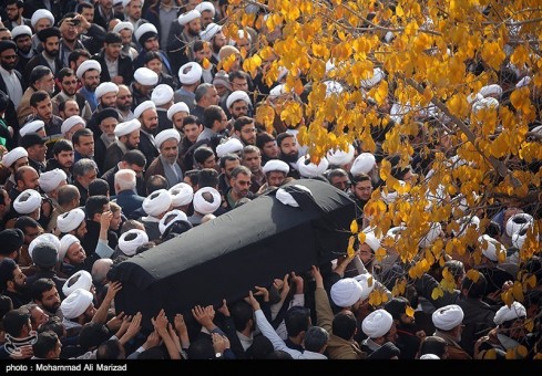 (تصاویر)-تشییع پیکر آیت الله حائری شیرازی در قم