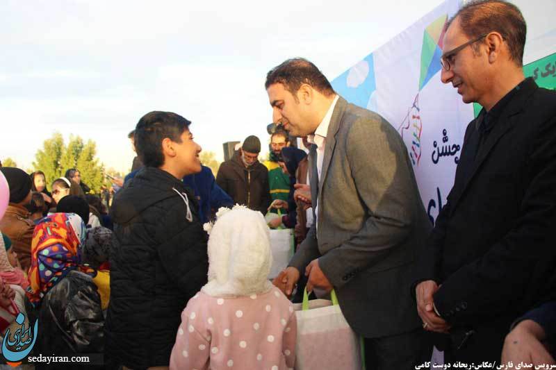 (تصاویر) جشن شاد خانوادگی هوای پاک در میدان امام خمینی شهرستان لارستان