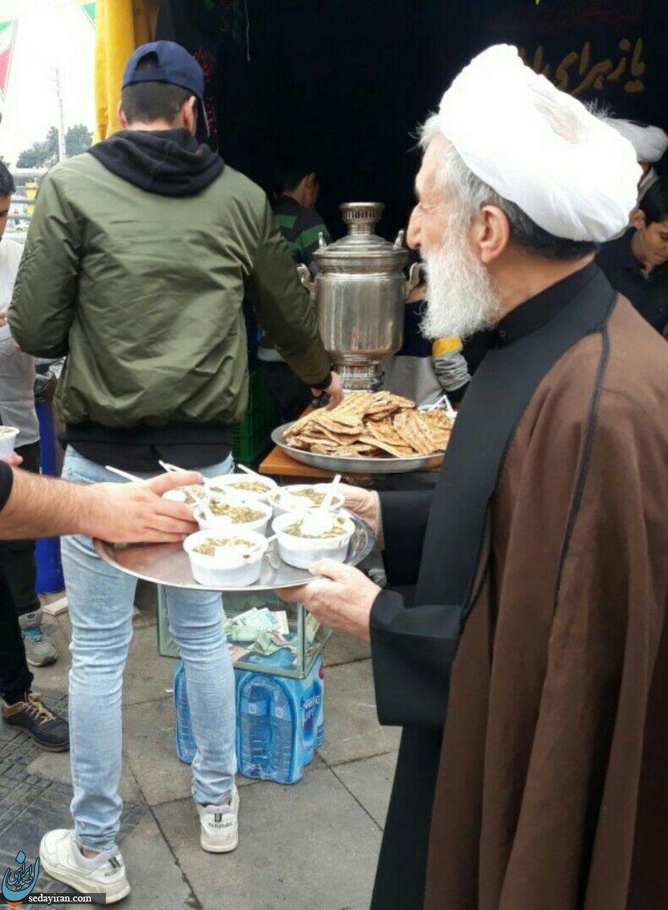 پخش نذری امام جمعه تهران در بین مردم