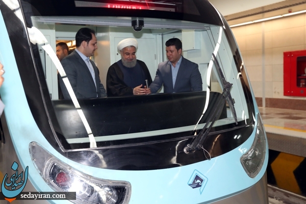 (تصویر) روحانی در حال مترو سواری