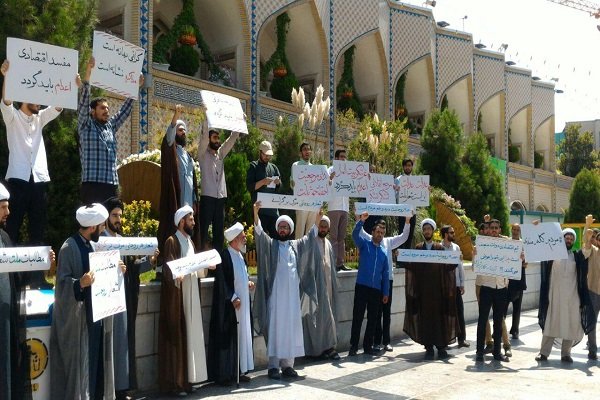 تجمع در مشهد در حمایت از خواست مراجع تقلید