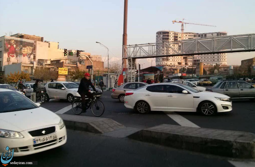 (تصویر) شهردار تهران با دو چرخه به سر کار رفت
