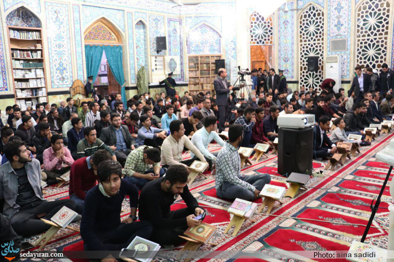 (تصاویر) همایش قرآن و دانشجو در شهرستان لارستان برگزار شد