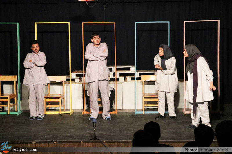 (تصاویر) اجرای نمایش تئاتر