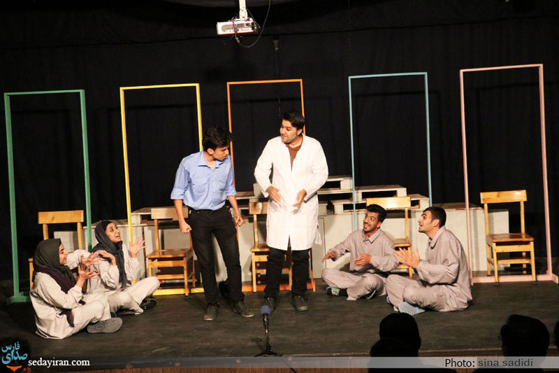 (تصاویر) اجرای نمایش تئاتر
