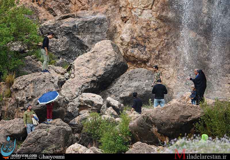 (تصاویر) حال و هوای بارانی آبشار اندیشه شهرستان لارستان
