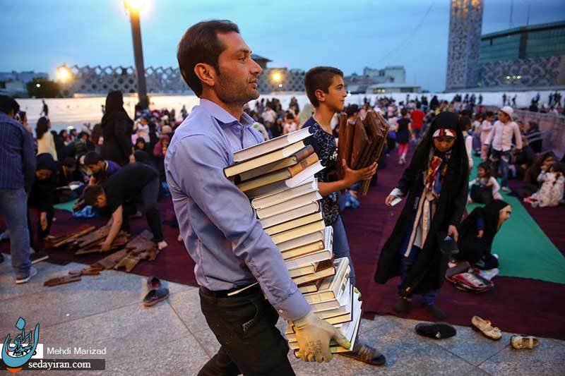 (تصاویر) مراسم تلاوت قرآن و افطاری میدان امام حسین(ع)