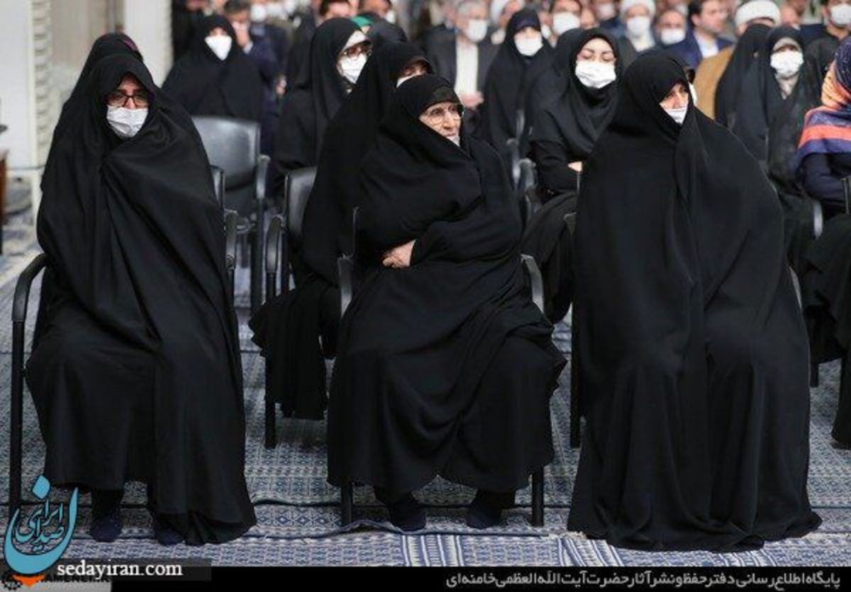 حضور دختر امام (ره) در دیدار رهبر انقلاب با مسئولان  عکس
