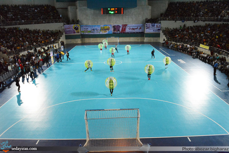 (تصاویر) فینال پر هیجان مسابقات فوتسال جام رمضان شهرستان لارستان