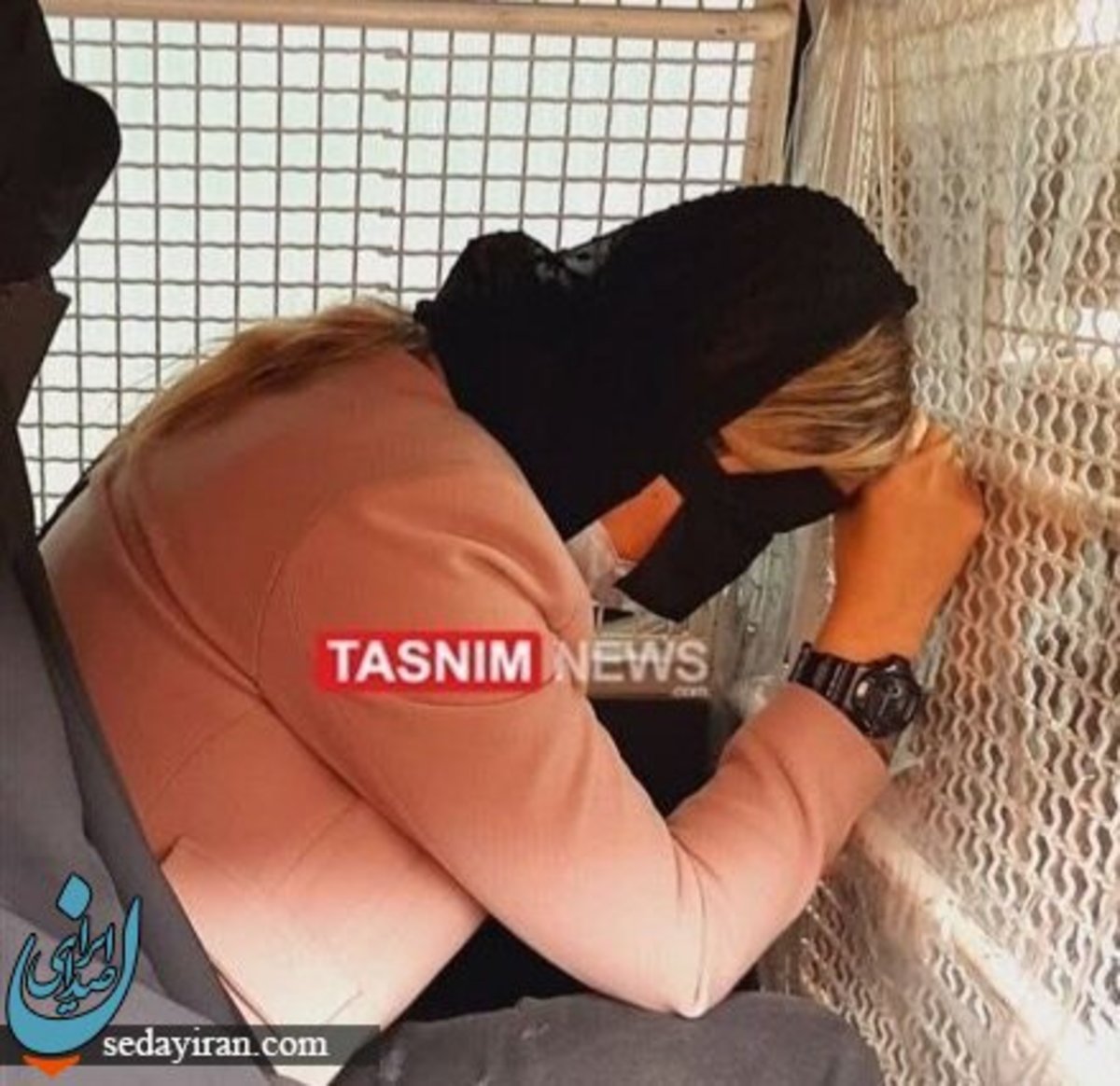 (تصاویر) بازداشت الهام افکاری حین فرار از مرز توسط سربازان گمنام