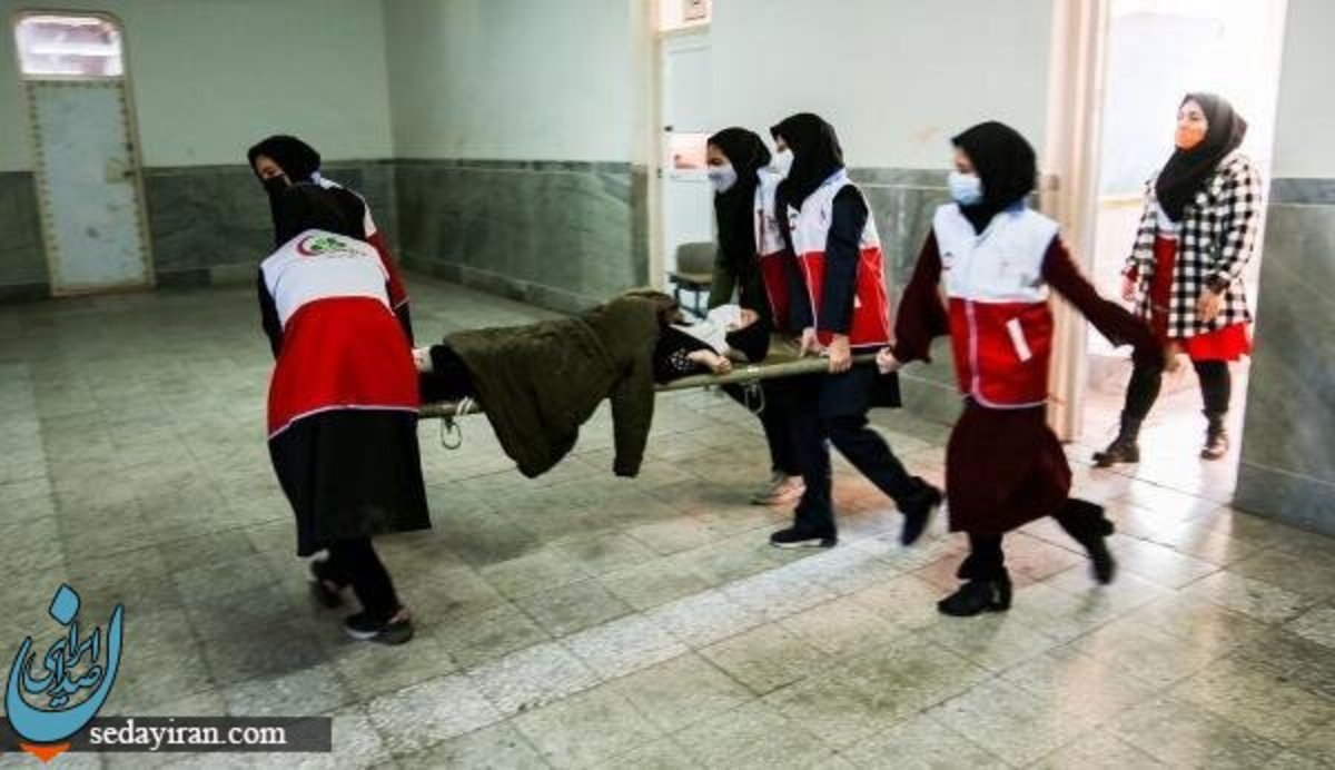 زیر گرفتن 4 دختر دانش آموز تهرانی توسط معلم در اندیشه شهریار  با جک تمام اتومات وارد صف دانش آموزان شد