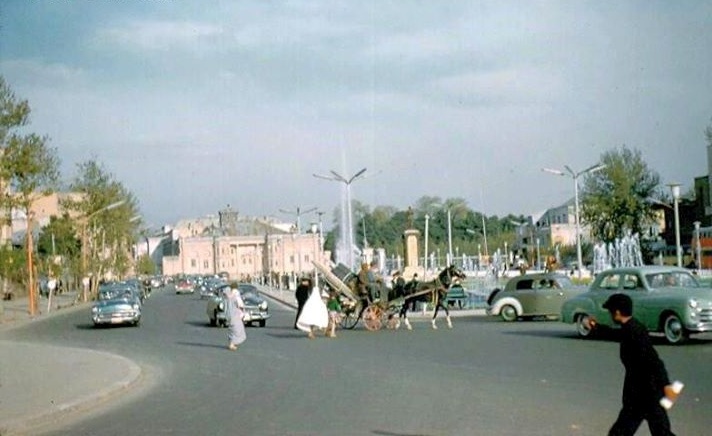 تصویر) میدان بهارستان سال 1330