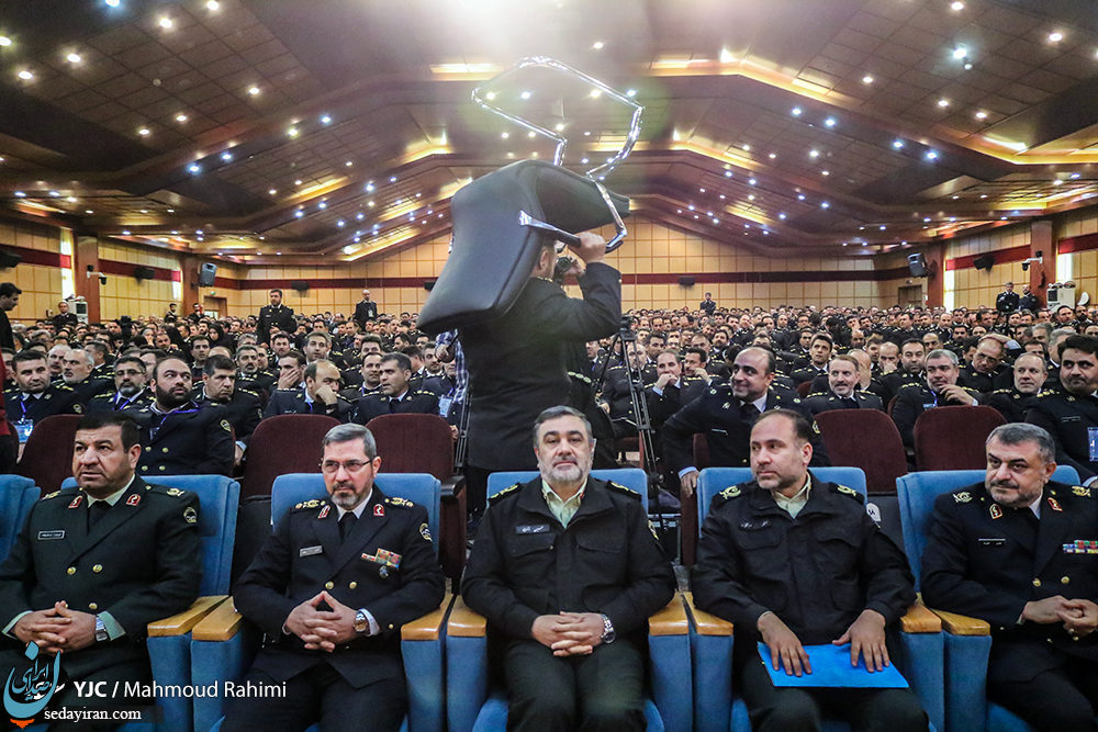 وقتی در همایش سران ناجا صندلی کم می آید!