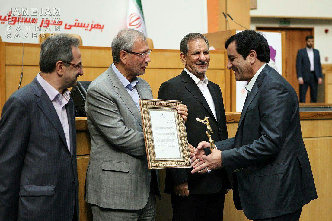 مدیر کل بهزیستی لرستان موفق به کسب رتبه برتر در جشنواره شهید رجایی شد