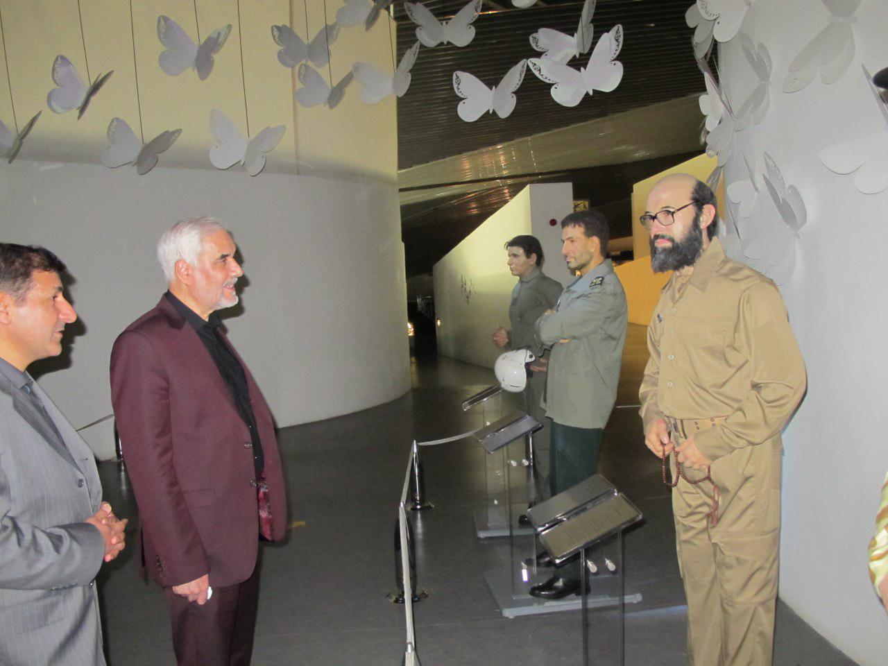 بازدید محسن مهرعلیزاده از باغ موزه دفاع مقدس بازدید محسن مهرعلیزاده از باغ موزه دفاع مقدس