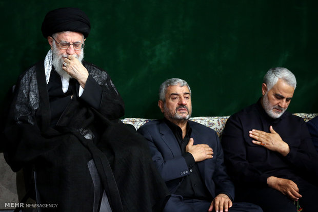 (تصاویر)-مراسم عزاداری شب عاشورادرحسینیه امام خمینی(ره)