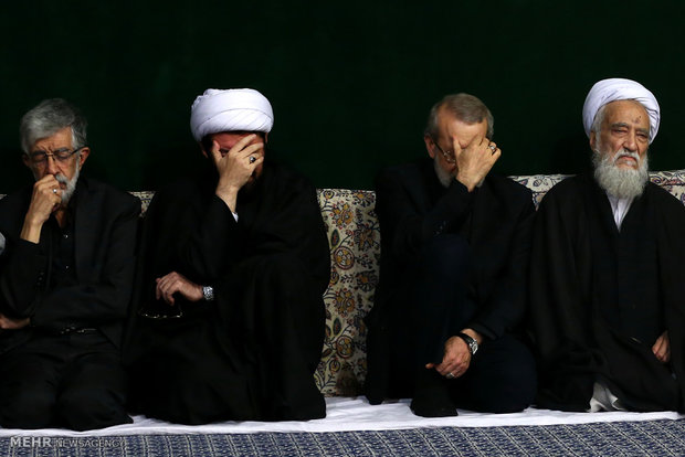(تصاویر)-مراسم عزاداری شب عاشورادرحسینیه امام خمینی(ره)