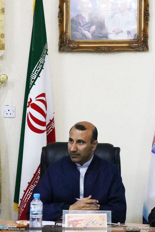 (تصاویر) نشست خبری مقیمی رئیس شورای شهرستان