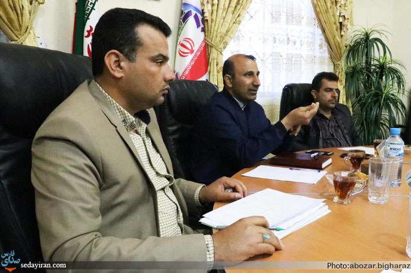 (تصاویر) نشست خبری مقیمی رئیس شورای شهرستان