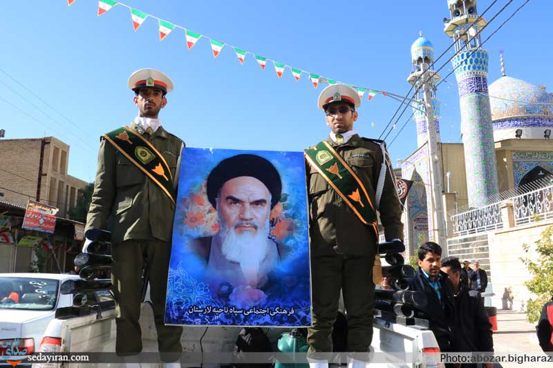 (تصاویر) مراسم سالروز ورود تاریخی امام خمینی(ره) در شهرستان لارستان