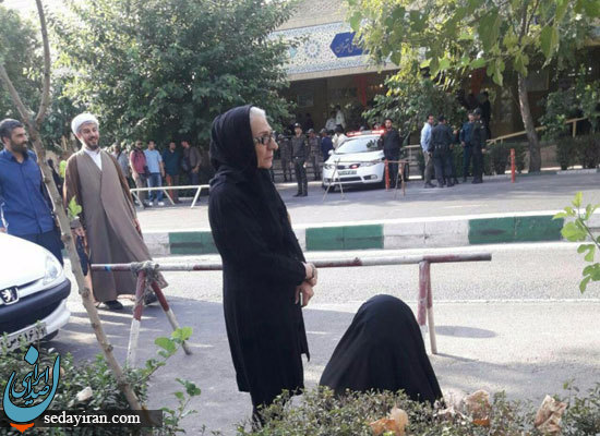 (تصاویر) احمدی‌ نژادی‌ ها به دادگاه مشایی هجوم بردند