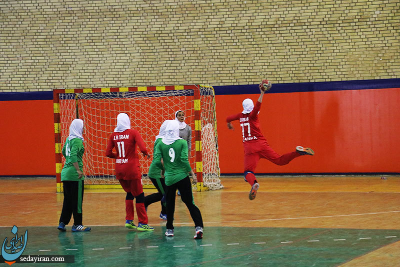 (تصاویر)دومین پیروزی هندبالیست های لارستانی مقابل ذوب آهن اصفهان