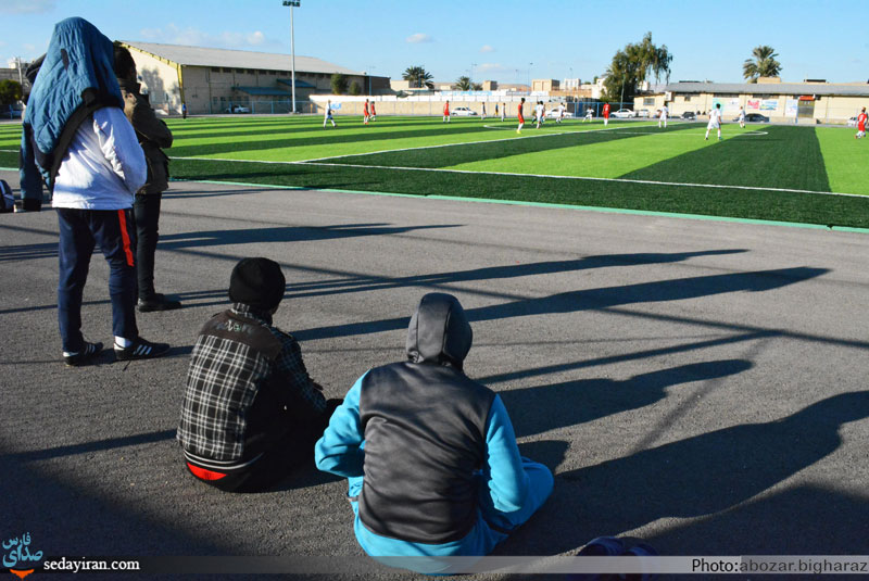 (تصاویر) اولین روز از هفته دهم مسابقات فوتبال لیگ بزرگسالان لارستان