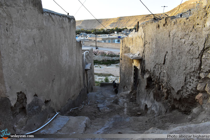 (تصاویر) محله های در معرض خطر سیل و زلزله در شهر لار/ خطر جانی و مالی برای اهالی محله