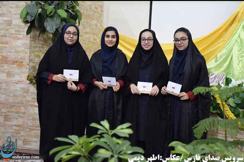 (تصاویر) محفل انس با قرآن کریم با حضور دانش آموزان دبیرستان دخترانه شاهد
