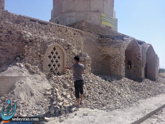تخریبِ دیوار ضلع جنوبی آرامگاه «یعقوب لیث صفاری» توسط پیمانکار پروژه
