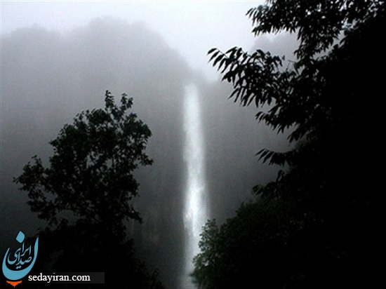 آبشار ۱۰۵ متری نهفته در دل جنگل های گیلان/لاتون بلندترین آبشار استان گیلان آشنا می شویم