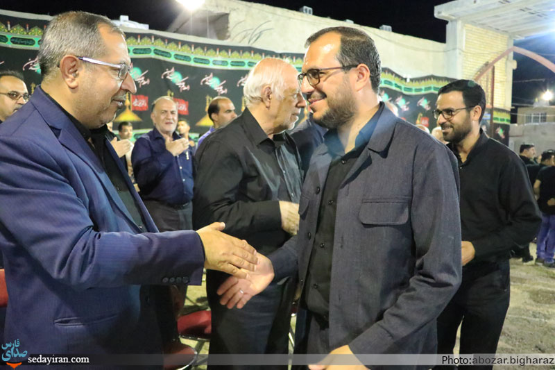 (تصاویر) حضور نماینده مردم لارستان در مراسم عزاداری شب تاسوعای حسینی
