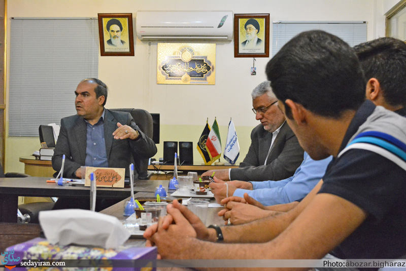(تصاویر) نشست خبری رئیس کمیته امداد و تجلیل از اصحاب رسانه در شهرستان لارستان
