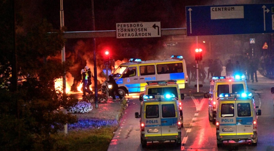 تظاهرات به دلیل آتش زدن قرآن در سوئد