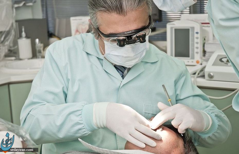 کاشت دندان توسط متخصص ایمپلنت