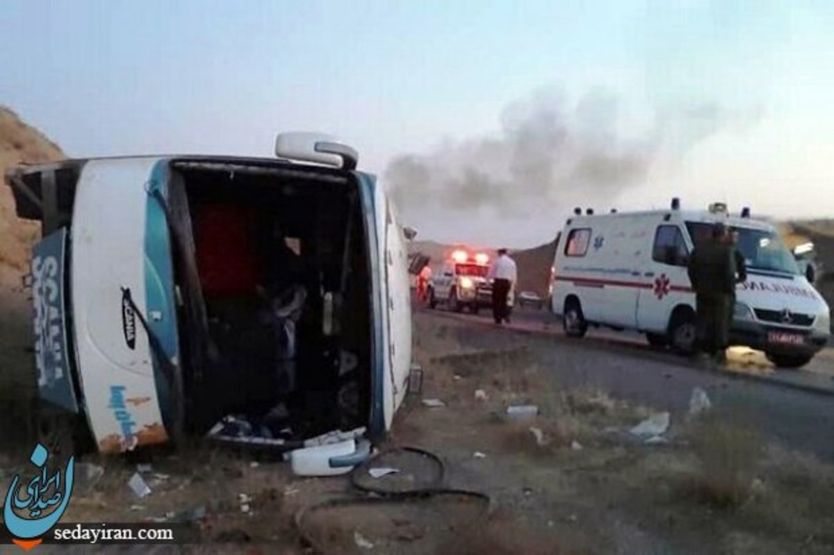 (تصاویر) واژگونی اتوبوس مسافربری بر اثر ریزش کوه در جاده سرچم   شمار فوتی ها اعلام شد