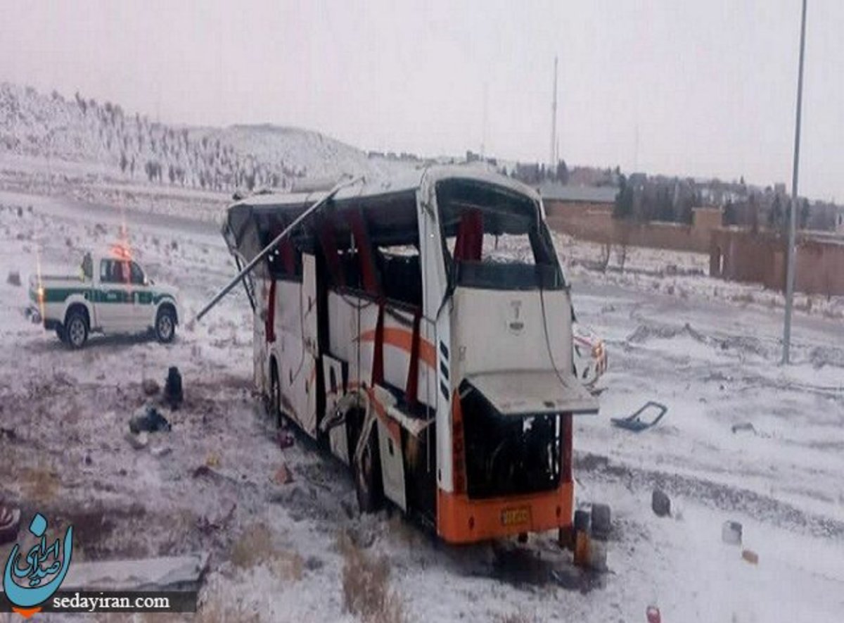 واژگونی اتوبوس در محور تربت‌حیدریه - مشهد ۳۲مصدوم برجای گذاشت  حال دو مصدوم وخیم است