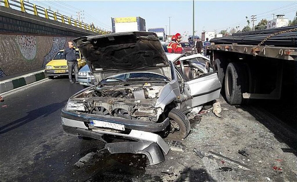 13 تصادف خونین در جاده های کشور / مصدومیت 65 تن / فوت2 نفر / انتقال فرماندار سربیشه به بیمارستان