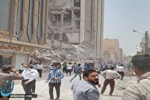 (تصاویر) جزییات ریزش ساختمان 10 طبقه در آبادان / 3 کشته و21 مصدوم تاکنون
