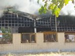 آتش سوزی بزرگ در کارخانه مبل آتش سوزی بزرگ در کارخانه مبل