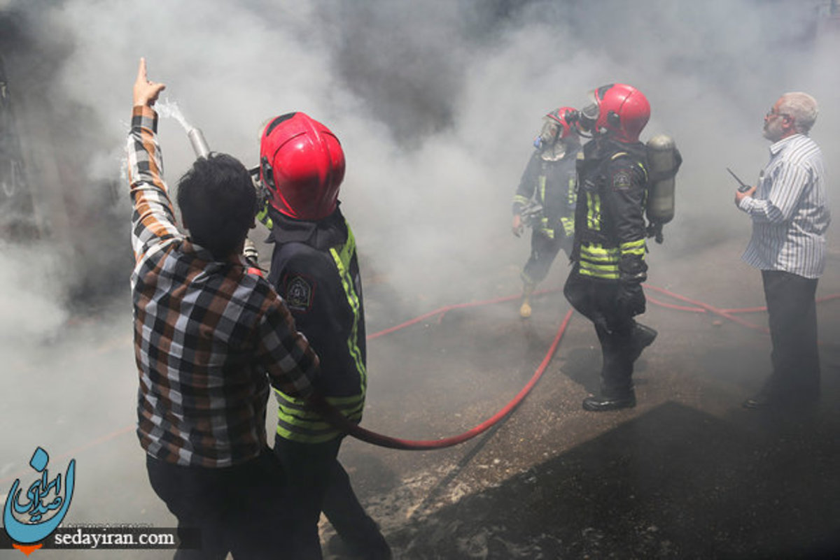 آتش سوزی در یک مجتمع مسکونی خیابان شهریور تهران   نجات ۳۰ شهروند