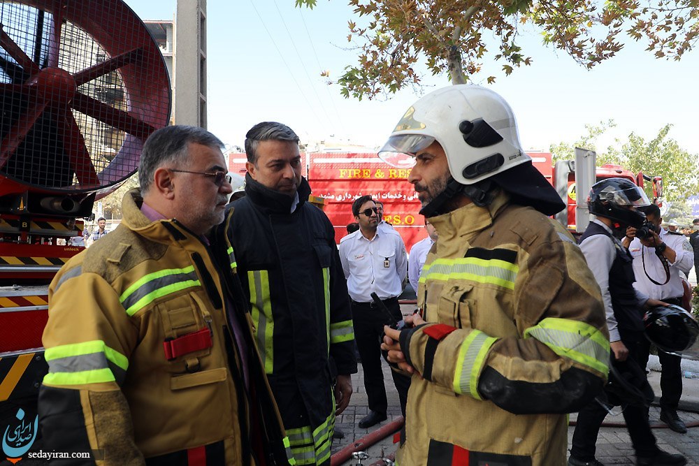 آتش سوزی مهیب در بازر فرش مشهد
