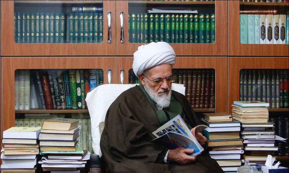 استفتاء از آیت الله بیات زنجانی درباره قطع اینترنت و پول مردم